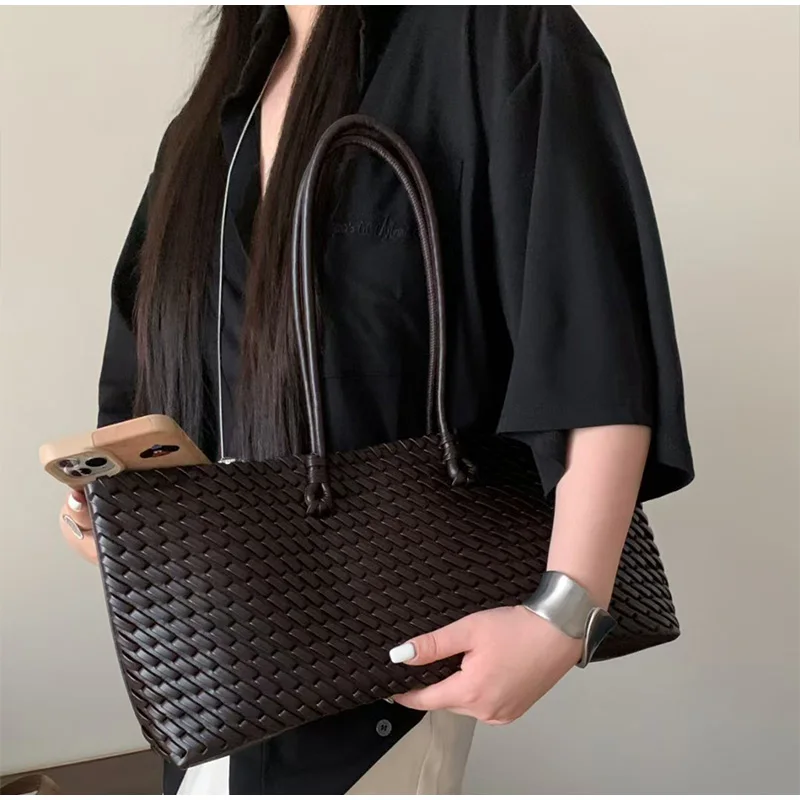 デザイナー高級PU織りトートバッグ、トップハンドル付き細長い - Leather Workshop のレビューと価格