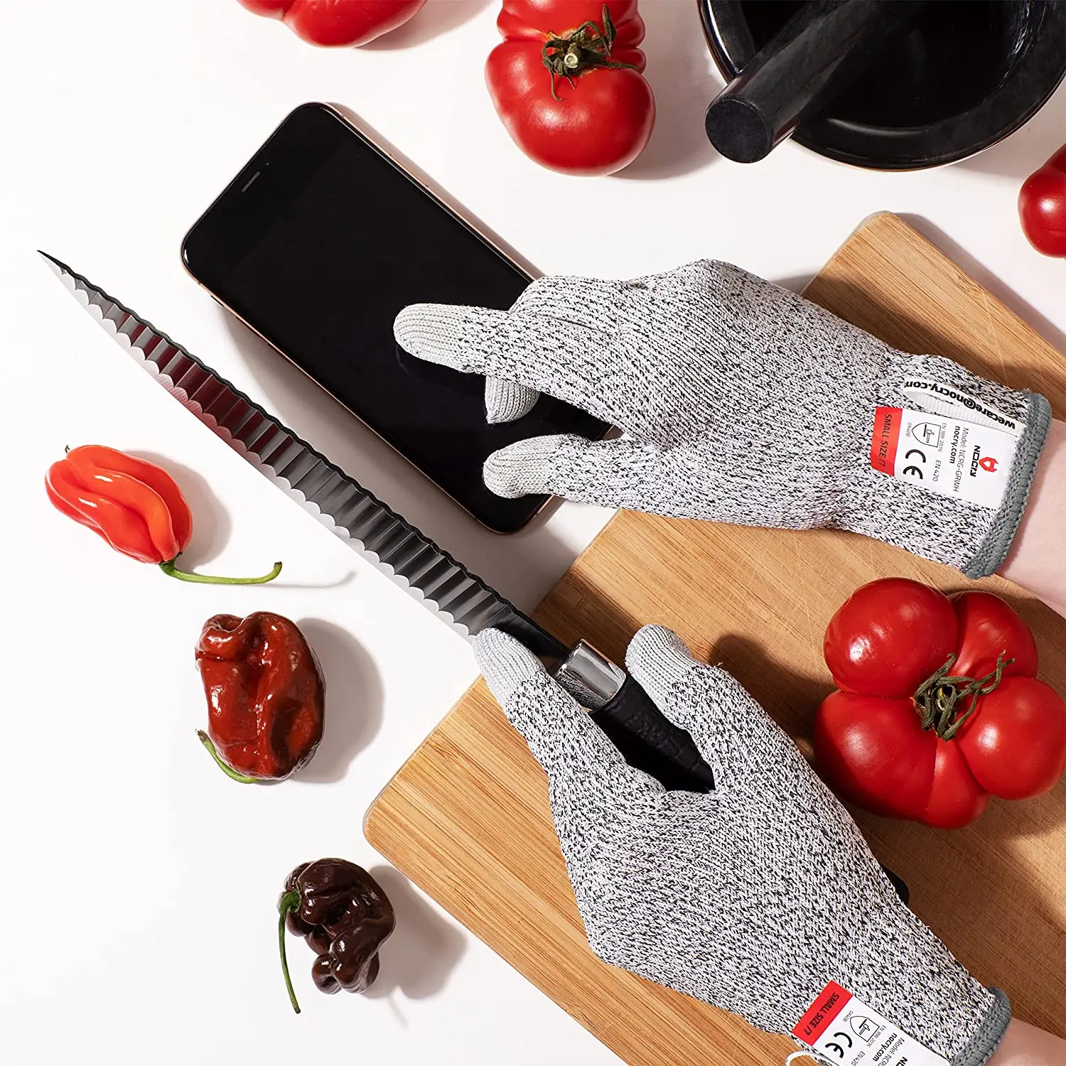 耐切創レベル5、3本のタッチスクリーン対応指付きカット耐性グ - Leveling Leatherworking のレビューと価格
