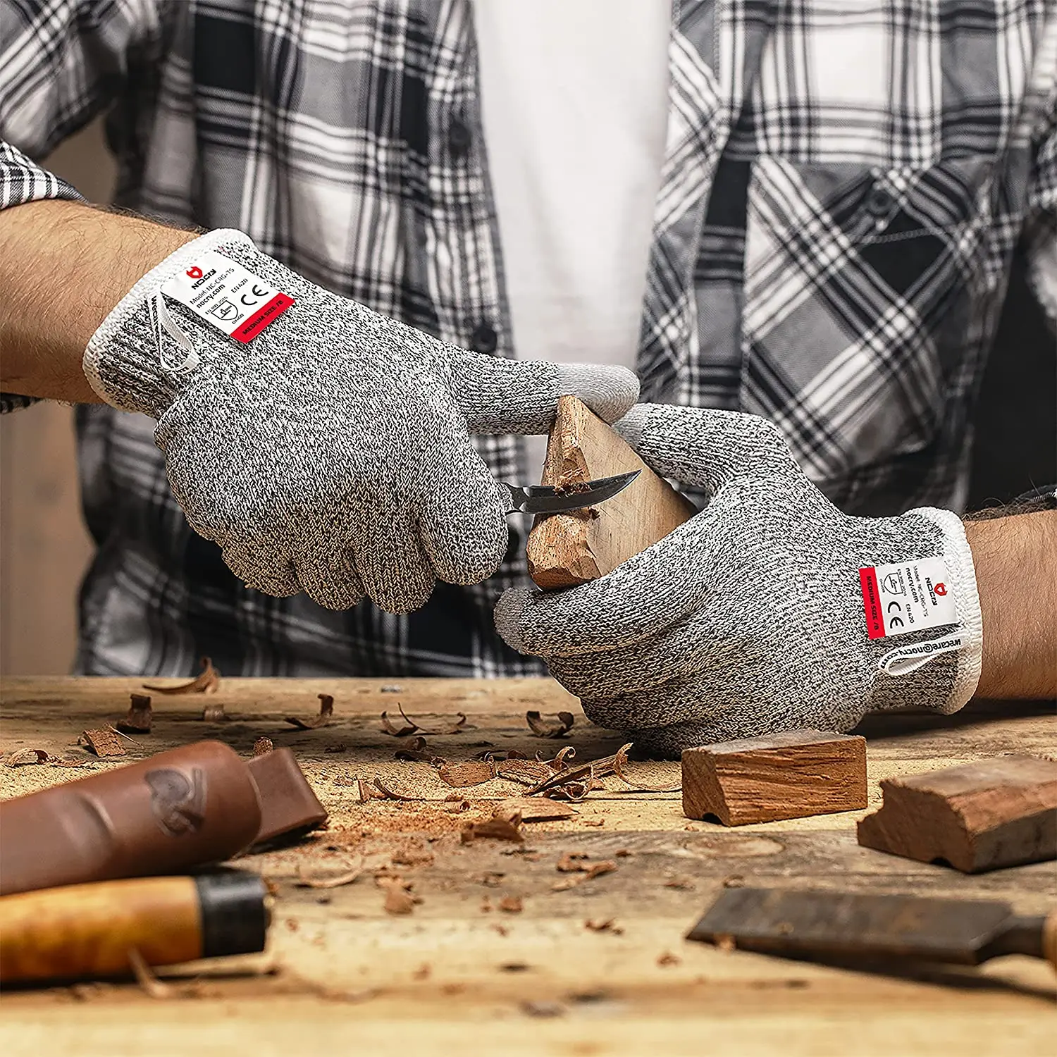 耐切創レベル5、3本のタッチスクリーン対応指付きカット耐性グ - Leveling Leatherworking のレビューと価格