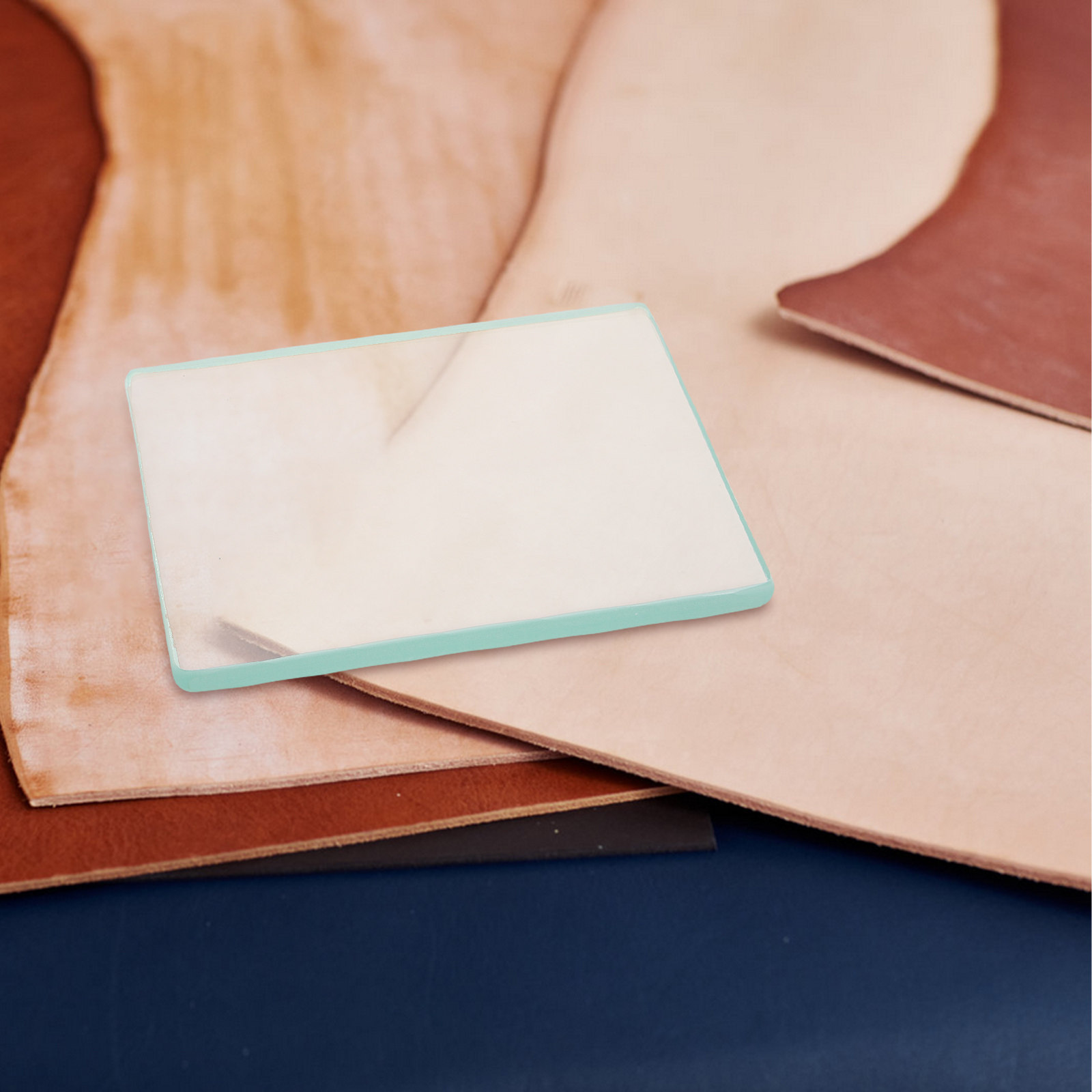 強化ガラス製、角を丸めた研磨板。滑らかな裏面で、革細工に最適 - Leatherworker Block のレビューと価格
