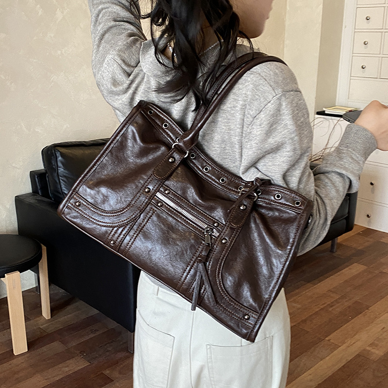 バイク用ハンドバッグ レトロ レディース ショルダーバッグ  - Leather Workshop のレビューと価格