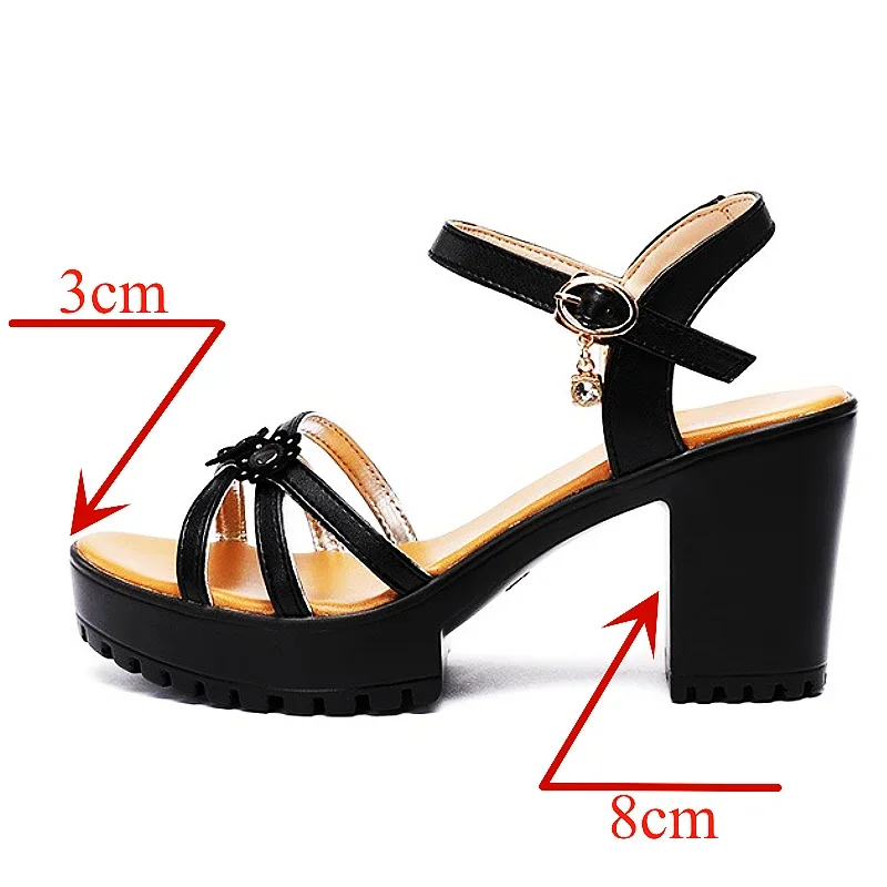 8cmの小サイズ（32-43）エレガントな花柄ソフトレザーシ - Leather Work Heels のレビューと価格